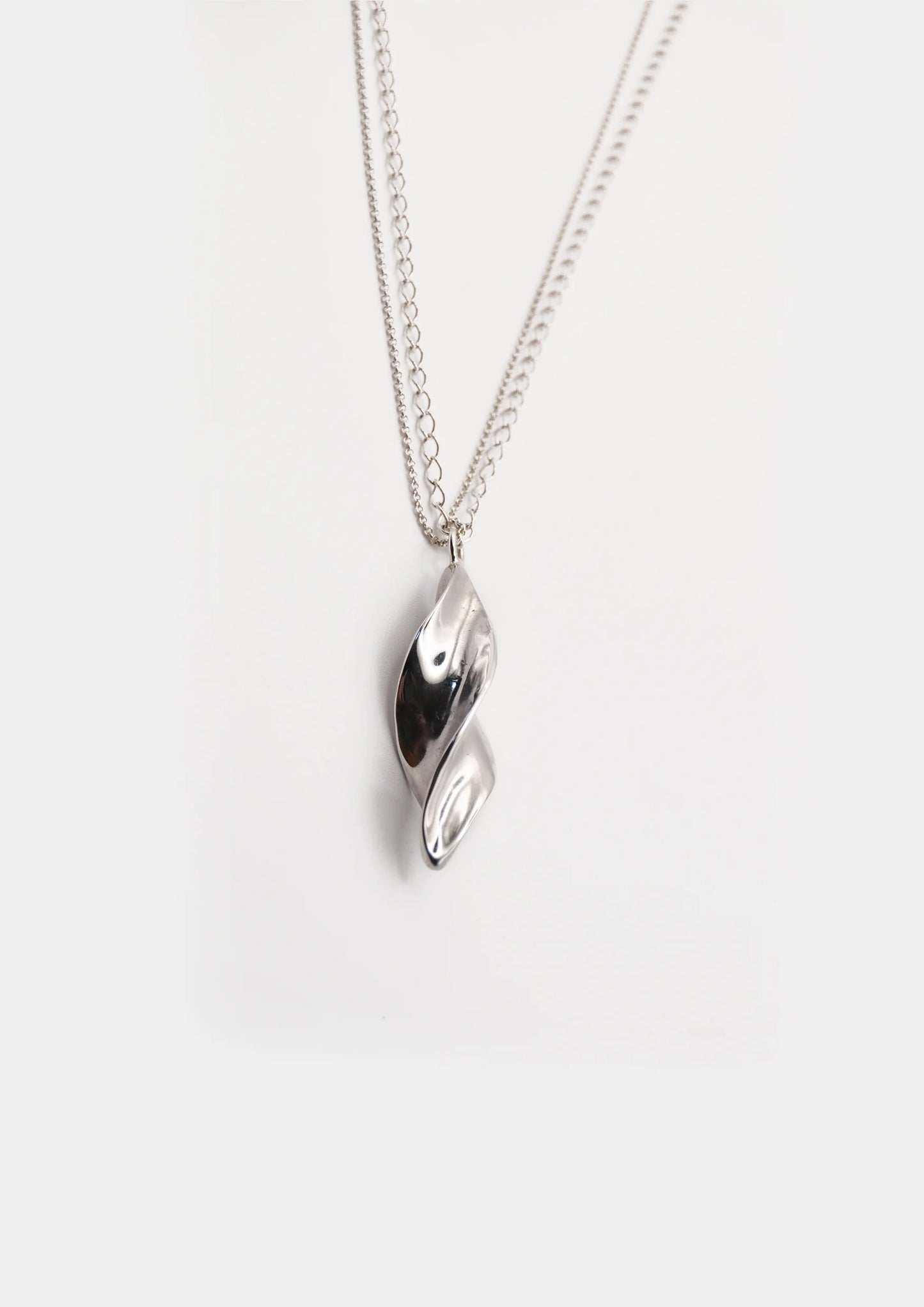 modelo collar plata calyra