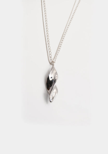modelo collar plata calyra