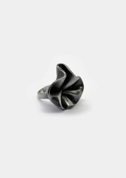 anillo flor plata envejecida