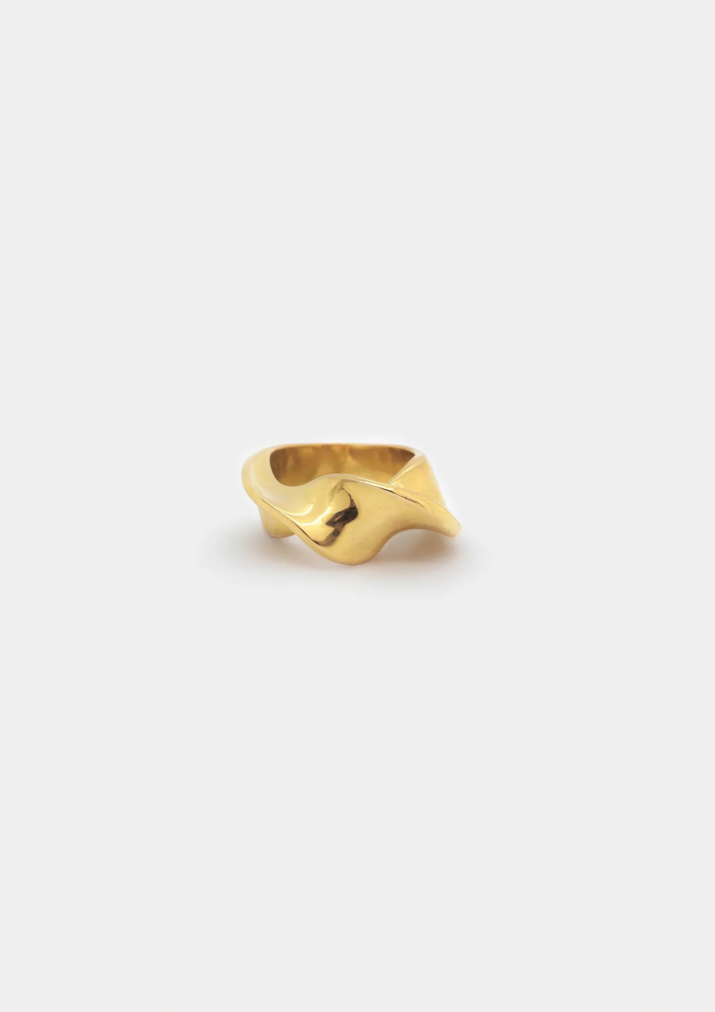 anillo nerea bañado en oro